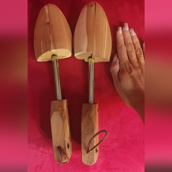 Sof Soleshoe Split Toe Cedar Shoe Tree Pre-owned - Picture 4 of 7